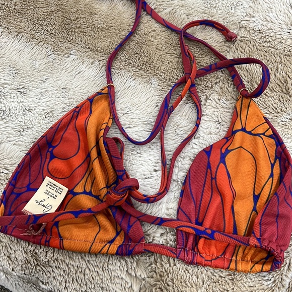 GONZA Triangle Bikini Top In Violeta - Picture 3 of 4